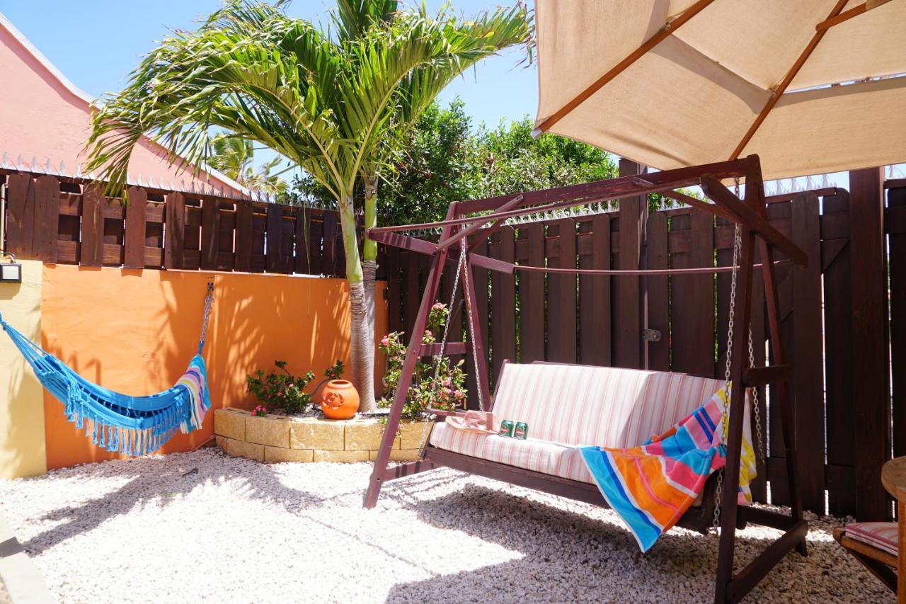 Carinas Studio Apartments Palm Beach Dış mekan fotoğraf